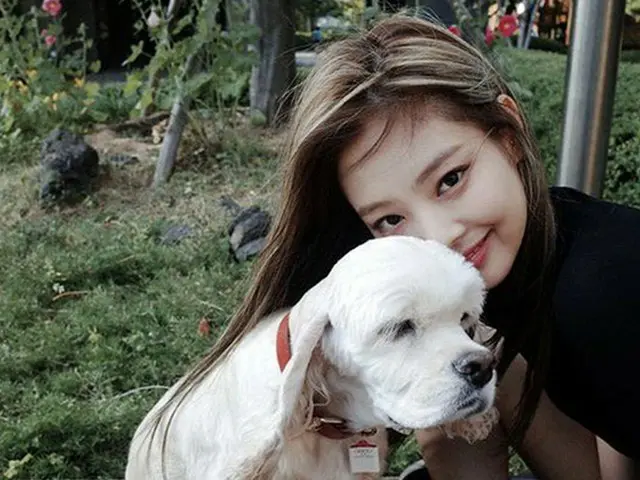 「BLACKPINK」ジェニーが公開した愛犬の姿が超可愛い♡