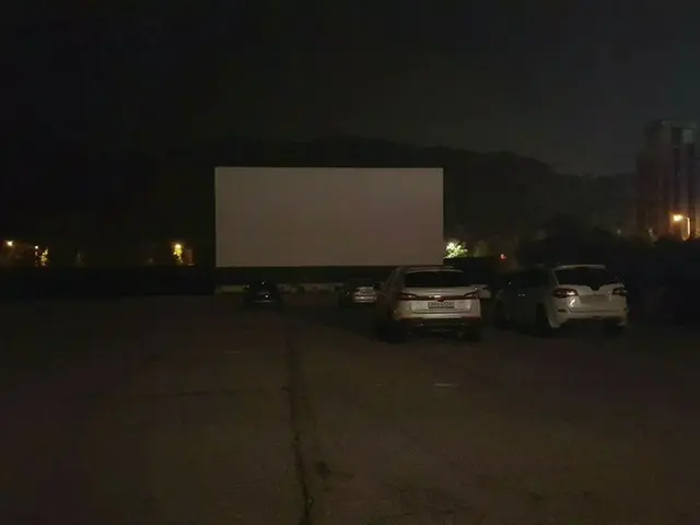 【韓国観光】車で映画が観れる!!?一度は体験をおススメな”自動車映画館”