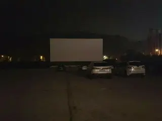 【韓国観光】車で映画が観れる!!?一度は体験をおススメな”自動車映画館”