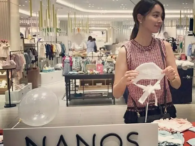 女優イ・ミンジョンのママの顔・・・子供服を選ぶ姿も女神級！