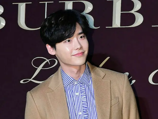 俳優イ・ジョンソク、入隊の時期はいつ!?迫る映画＆ドラマの公開で入隊を延期？