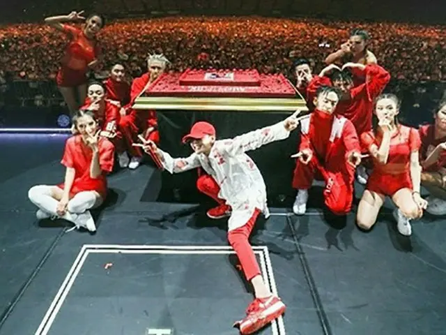 G-DRAGON、福岡でのドームコンサートで誕生日とデビュー11周年の感謝を伝える♪