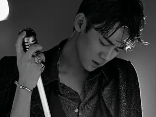 俳優ユ・ヨンソク、秋を前に、大人の色気漂うグラビアに登場！