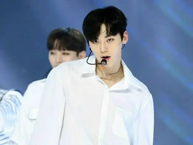 「WANNA-ONE」ファン・ミンヒョン、恥ずかしがるファンへの対応方法。