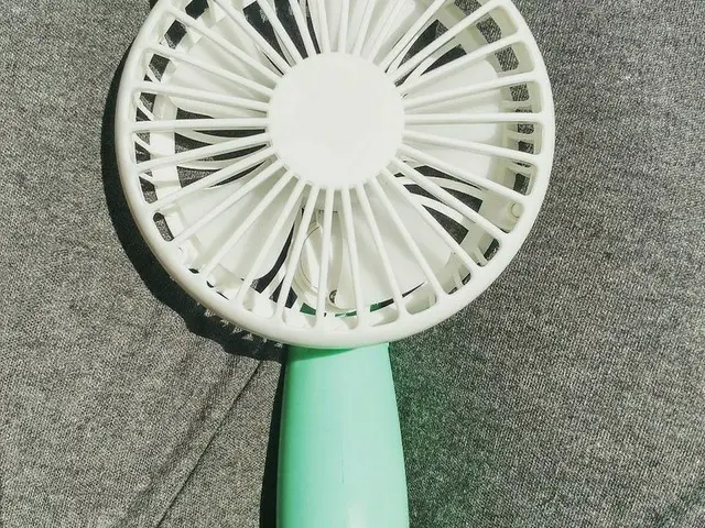 今夏、一番使った必須アイテム・・・「ミニ扇風機」