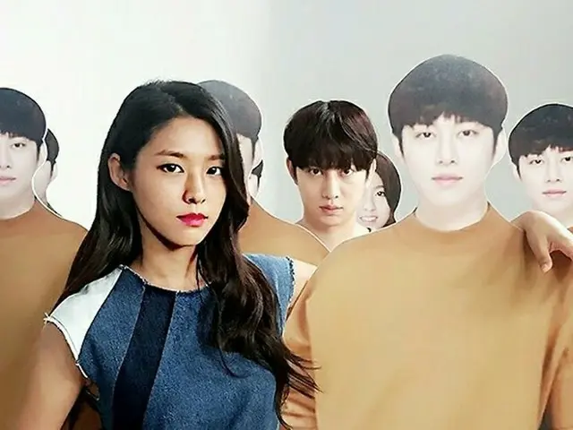 「AOA」ソリョン＆「SJ」キム・ヒチョル、互いの等身大パネルを使って記念写真♪