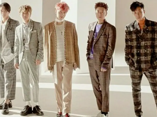 「SECHSKIES」、20周年記念コンサートでの“露出”映像は不評だった!?