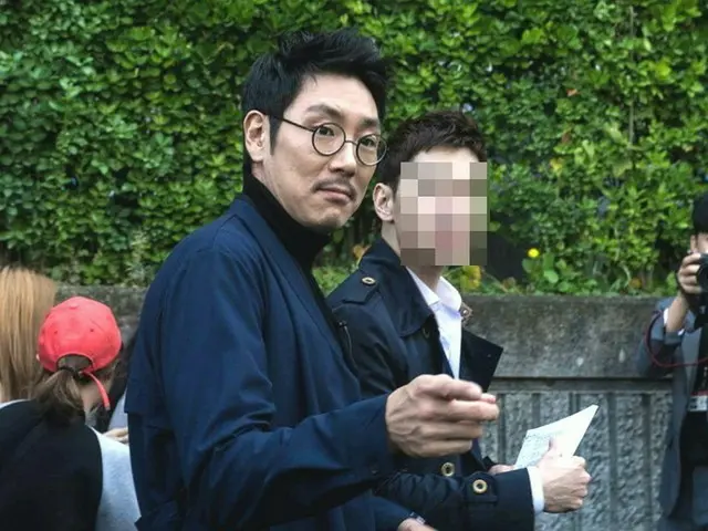 俳優チョ・ジヌン、“ウィンク”、“ハート”、“抱きしめる！”最高のファンサービスにメロメロ♡