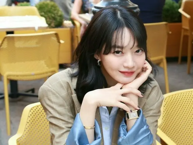 女優シン・ミナ、美しすぎる広告撮影ビハインドカットが公開！ひたむきな姿に感動。