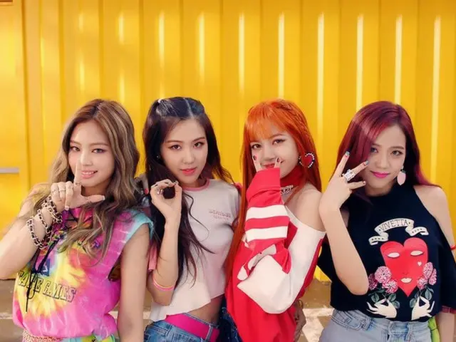 「BLACKPINK」には公式“応援棒”がない!?ファンの人々が思いついた秘策とは？