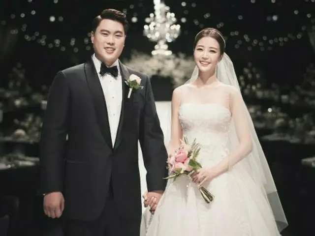 リュ・ヒョンジン選手♡ペ・ジヒョンアナの結婚式写真が公開される♪