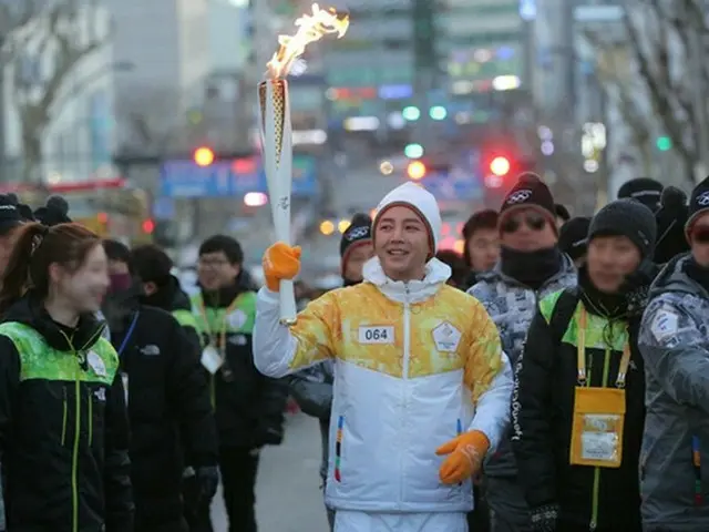 俳優チャン・グンソク、「2018平昌冬季オリンピック」聖火リレーを走る！