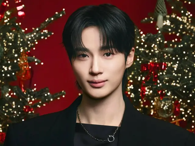 ビョン・ウソク＆「BLACKPINK」ジス＆「Stray Kids」ヒョンジン、すてきなホリデーブラックパーティールック