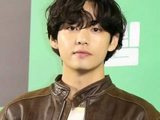 「BTS」V、ニューヨークセントラルパークに専用ベンチ登場