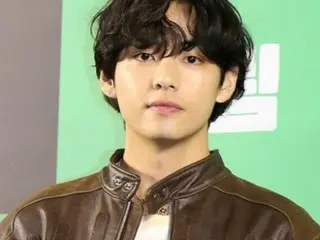 「BTS」V、ニューヨークセントラルパークに専用ベンチ登場