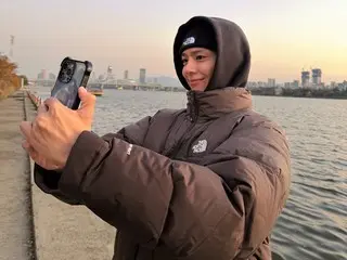 俳優パク・ボゴム、“ザ・ノース・フェイス”の広告撮影現場を大放出…寒さに鼻が赤くなってもビジュアルは完ぺき