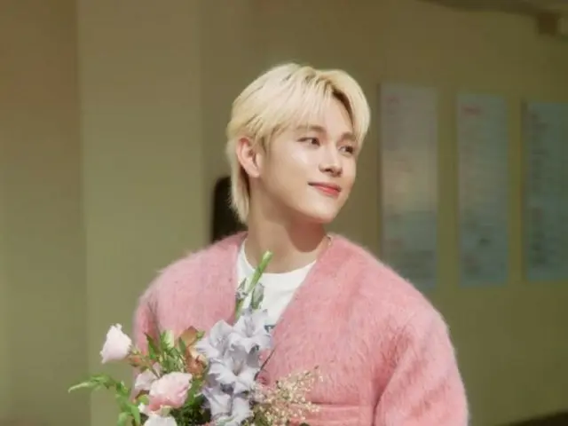 イム・シワン、ピンクのジャケットでスウィートな魅力