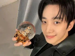 「2PM」ジュノ、レザージャケットスタイルで冬のときめきがいっぱいのまなざし…“もうすぐクリスマスだなんて”