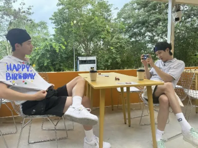 パク・ソジュンの誕生日に「BTS」Vが歓喜のお祝いダンス…“ウガファミリー集合”