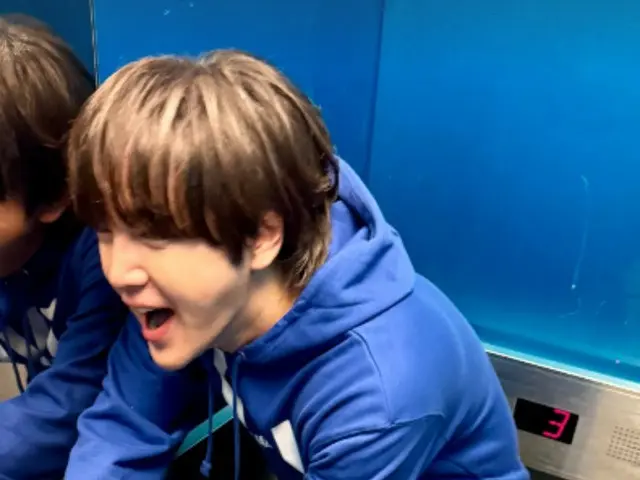 チャン・グンソク、イベント「FNL」を終えて大満足で退勤？…廊下でジャンプ！