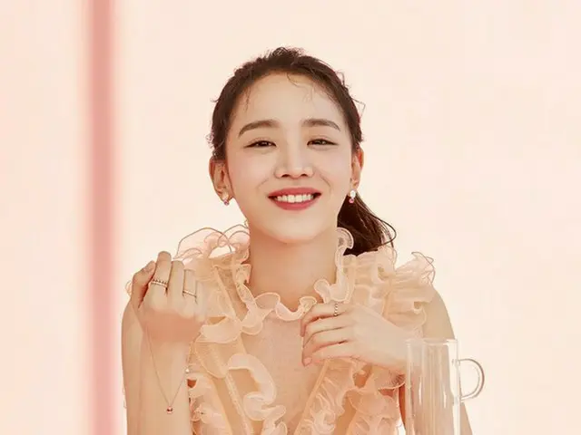女優シン・ヘソン、ジュエリーブランドのグラビアで春の訪れを告げる♪
