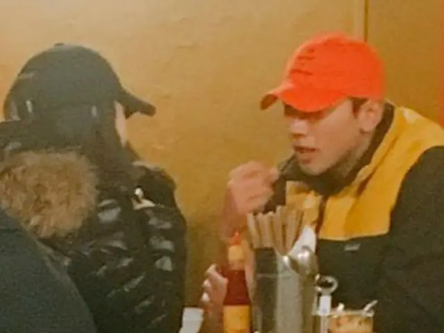 RAIN＆キム・テヒ夫婦がベトナム料理店でラブラブデート♪
