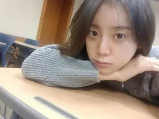 元「Wonder Girls」ヘリム、大学生らしい(？)勉強疲れの姿。