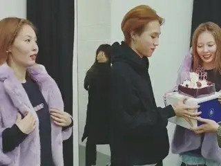 ヒョナ、恋人♥イドンと共にしたデビュー12周年...「いつも幸せです。 ありがとうございます」