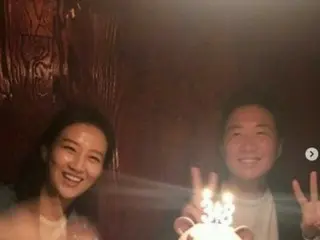 ト・ギョンワンアナ、妻チャン・ユンジョンからの誕生日のサプライズに歓喜!!