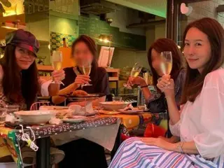 イ・ヘヨンxキム・ジョンウン、童顔美女の昼間酒認証ショット“友達が好き!”