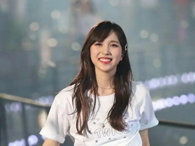 「TWICE」ミナ、空から舞い降りた天使少女