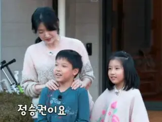 女優イ・ヨンエ、小学2年生の双子の子供たちを初公開…礼儀教育“厳格”