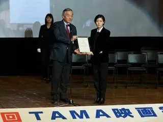 女優シム・ウンギョン、日本の映画祭で最優秀新人女優賞を受賞!!“言語・思想を超越した演技力”