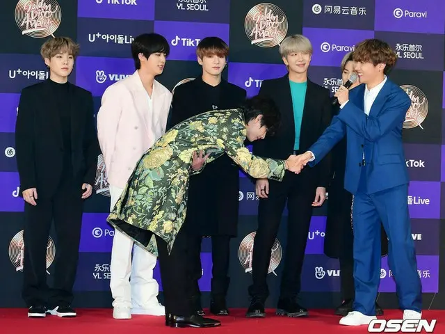 【レッドカーペット】「防弾少年団(BTS)」、圧巻のオーラで「第34回ゴールデンディスクアワード」レッドカーペットに登場