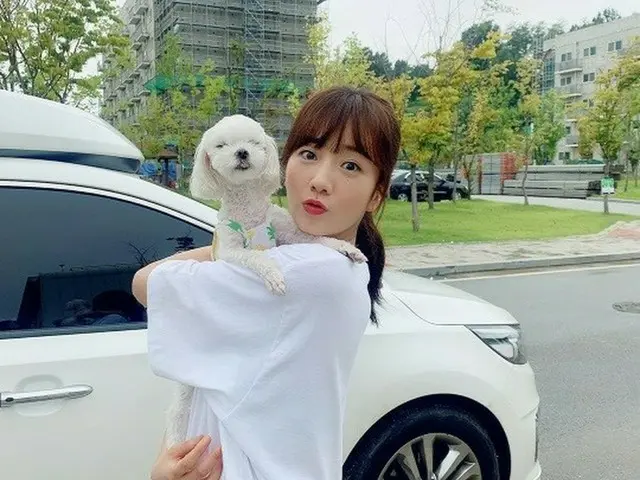 「Apink」ユン・ボミ、さわやかな美貌で活気あふれるエネルギーぷんぷん..人間ビタミンの定石