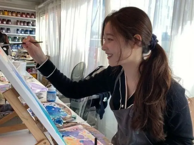 「DIA 」チェヨン、絵画に夢中な姿が美大生のようなで美しすぎた！