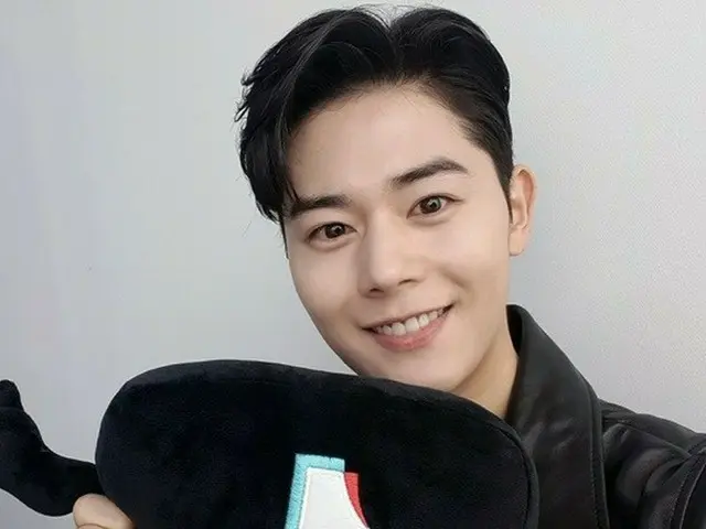 キム・ドンジュン、イケメンさが限度超過…神が創った彫刻のようなビジュアル