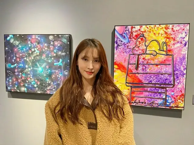 パク・ギュリ、展示会観覧中の女神ビジュアル…さらに綺麗になったね