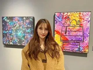 パク・ギュリ、展示会観覧中の女神ビジュアル…さらに綺麗になったね