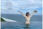 女優ユン・ジニ、バリ島で余裕ある時間を満喫…水着姿で完璧プロポーション披露